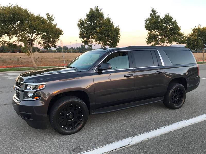 2015 Chevrolet Suburban – 4×4 LT 1500 4dr SUV - Image 3