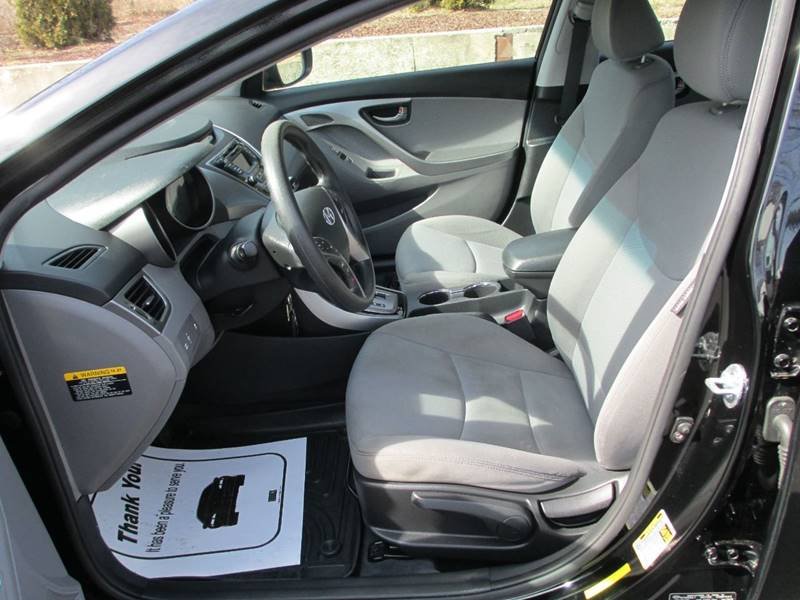 2013 Hyundai Elantra - Image 2