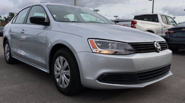 2014 Volkswagen Jetta - Image 2