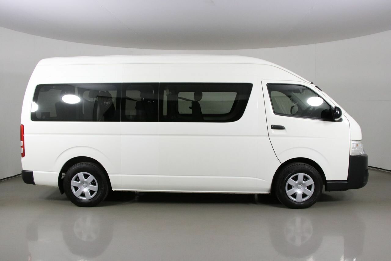 2015 Toyota HiAce Commute - Image 15
