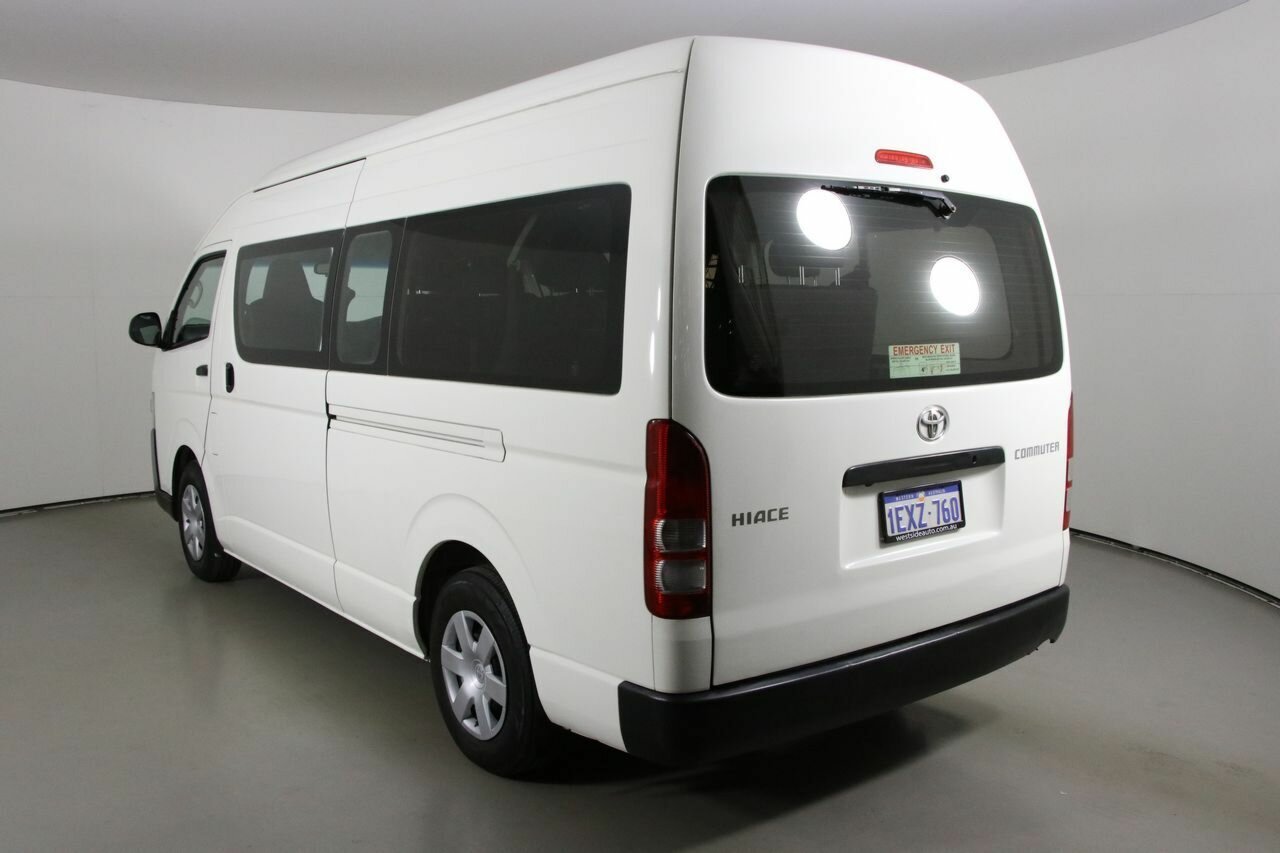 2015 Toyota HiAce Commute - Image 13