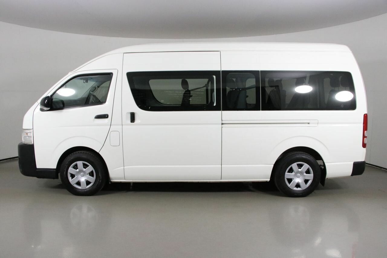 2015 Toyota HiAce Commute - Image 8