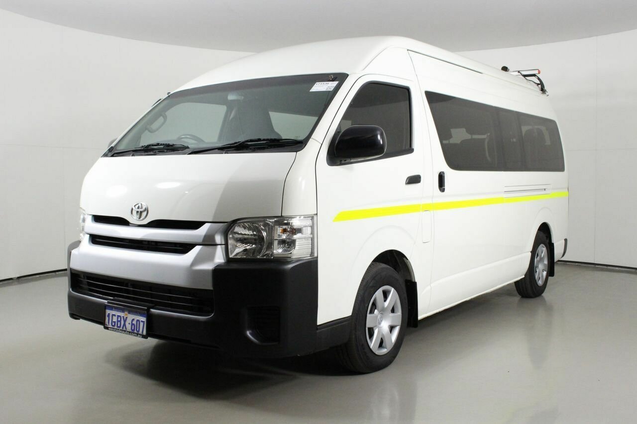 2016 Toyota HiAce Commuter - Image 3