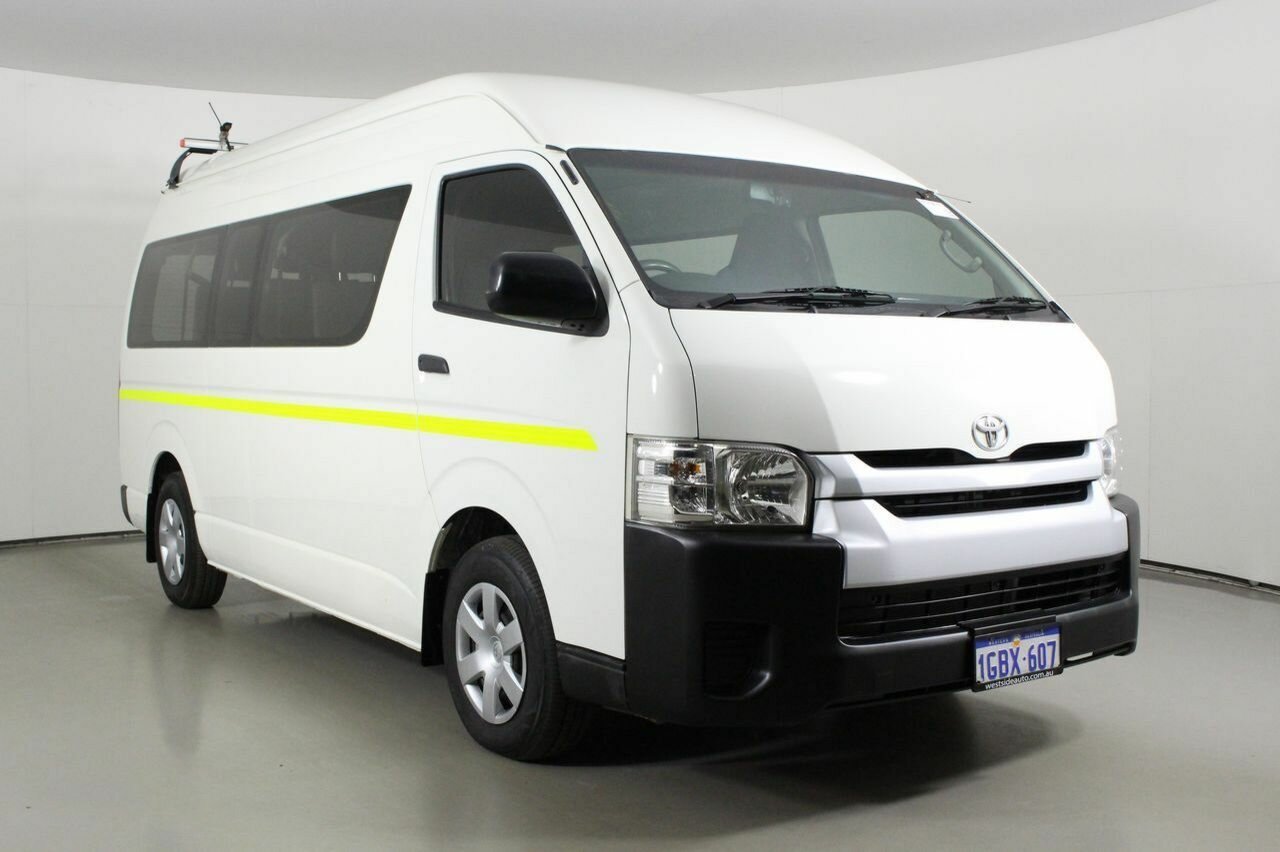 2016 Toyota HiAce Commuter - Image 4