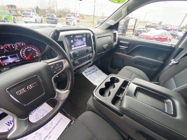 2016 GMC Sierra 2500HD - Image 4