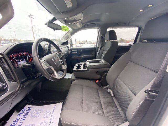 2016 GMC Sierra 2500HD - Image 2