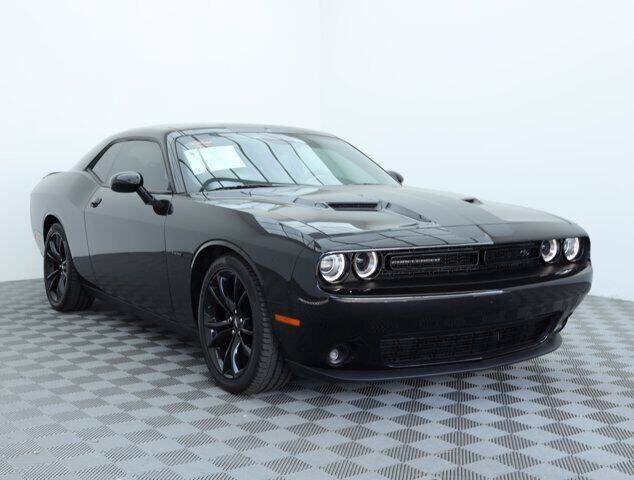 2017 Dodge Challenger Black - Image 3