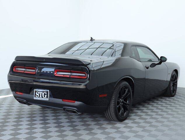 2017 Dodge Challenger Black - Image 5