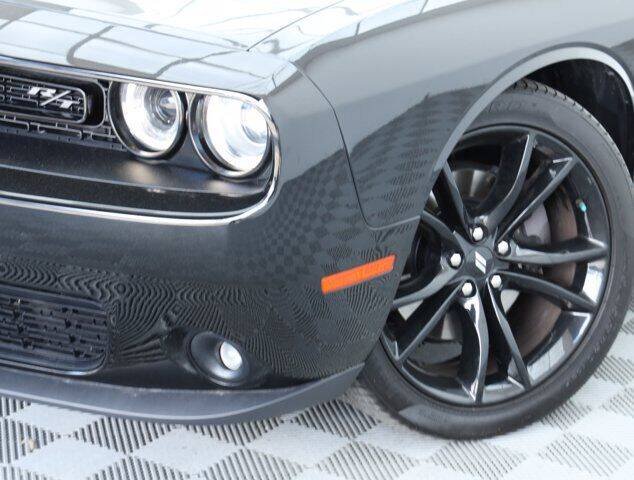 2017 Dodge Challenger Black - Image 2