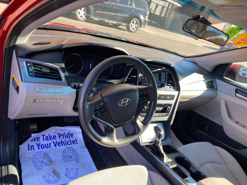 2017 Hyundai Sonata Red - Image 2