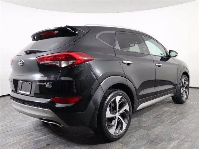 2017 Hyundai Tucson Black Noir Pearl - Image 2