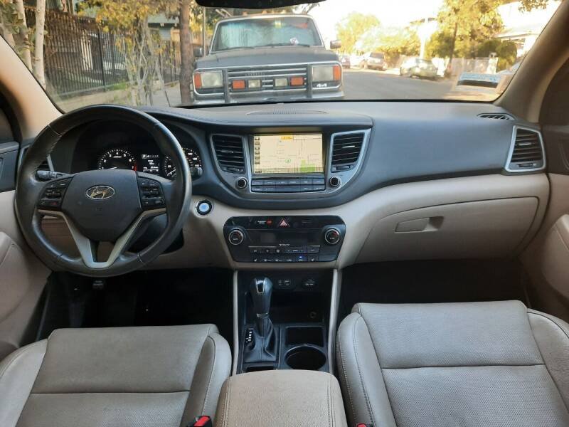 2017 Hyundai Tucson Black - Image 5