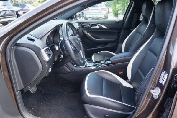 2017 Infiniti Q60 Chestnut Bronze - Image 8