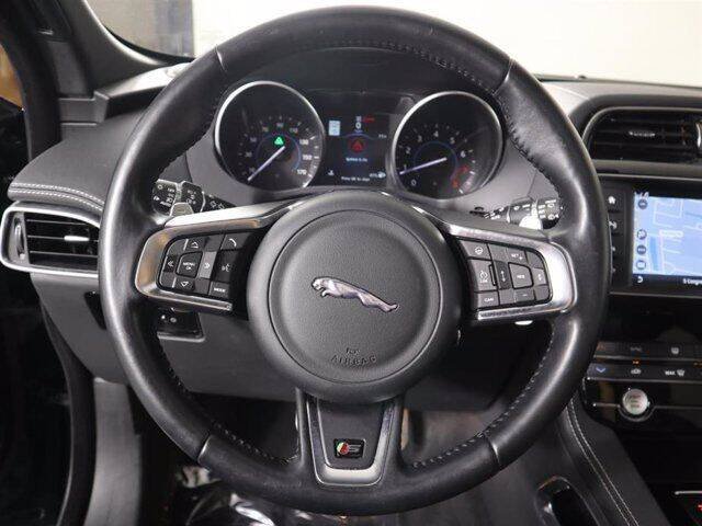 2017 Jaguar F-PACE - Image 7