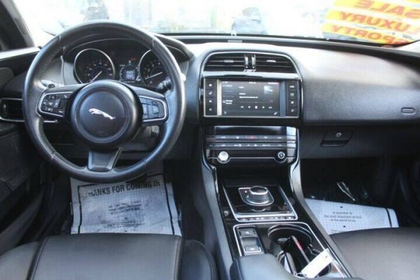 2017 Jaguar XE25t 4dr Sedan - Image 7