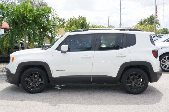 2017 Jeep Renegade - Image 3