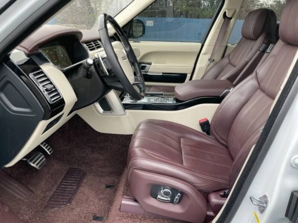 2017 Land Rover Range Rover - Image 6