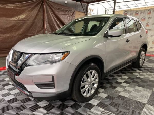 2017 Nissan Rogue - Image 5
