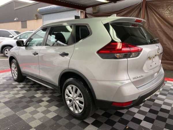 2017 Nissan Rogue - Image 6