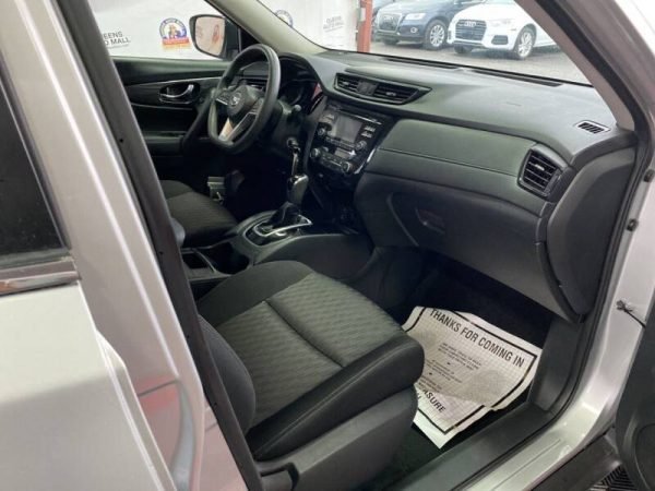 2017 Nissan Rogue - Image 3