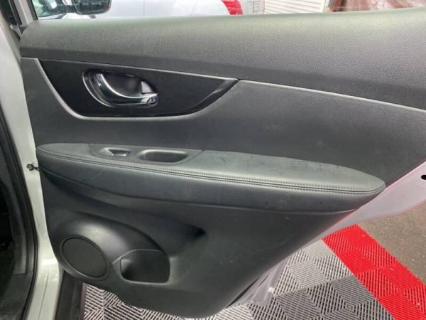 2017 Nissan Rogue - Image 4