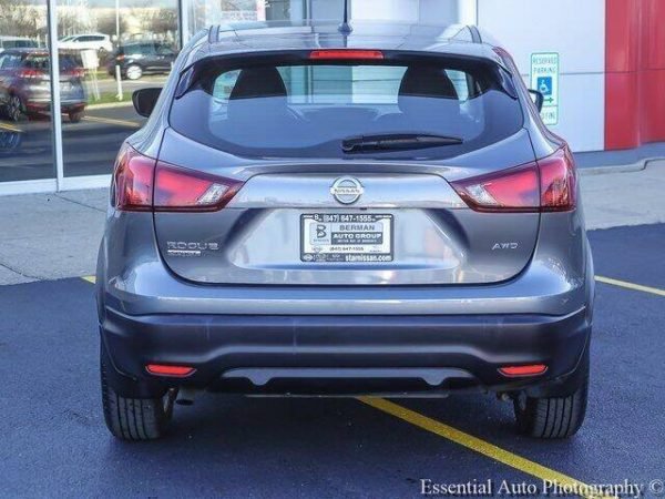 2017 Nissan Rogue Sport - Image 2