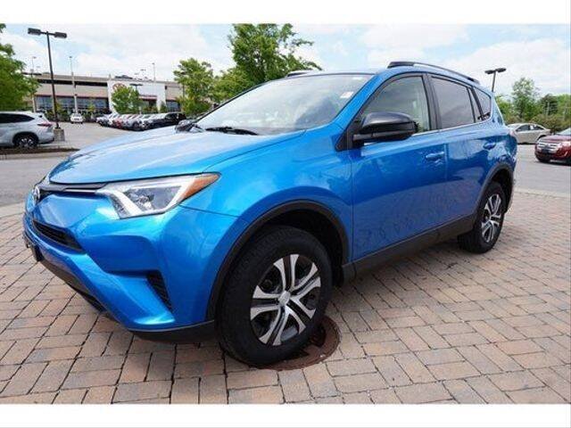 2017 Toyota RAV4 - Image 2