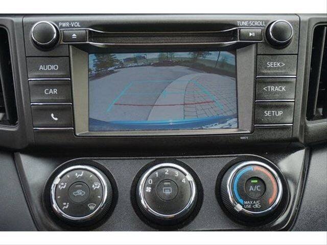 2017 Toyota RAV4 - Image 7