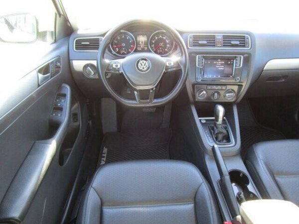 2017 Jetta Volkswagen - Image 6