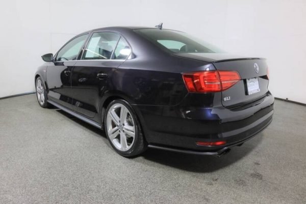 2017 Volkswagen Jetta Black - Image 4