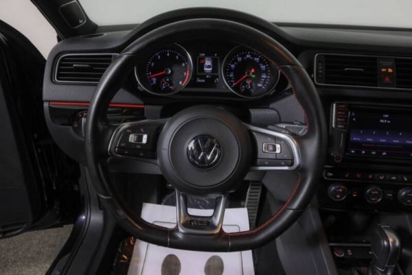 2017 Volkswagen Jetta Black - Image 3