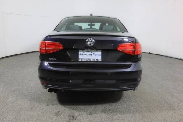 2017 Volkswagen Jetta Black - Image 5