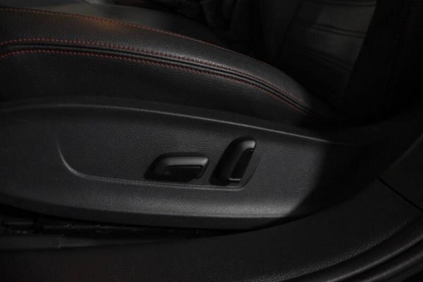 2017 Volkswagen Jetta Black - Image 2