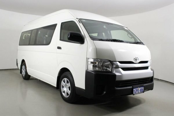 2018 Toyota Hiace Commuter - Image 3