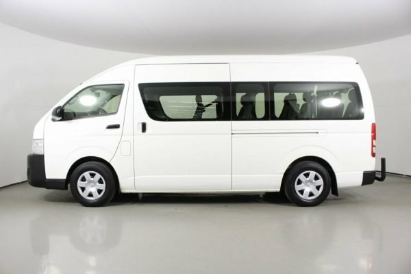 2018 Toyota Hiace Commuter - Image 4