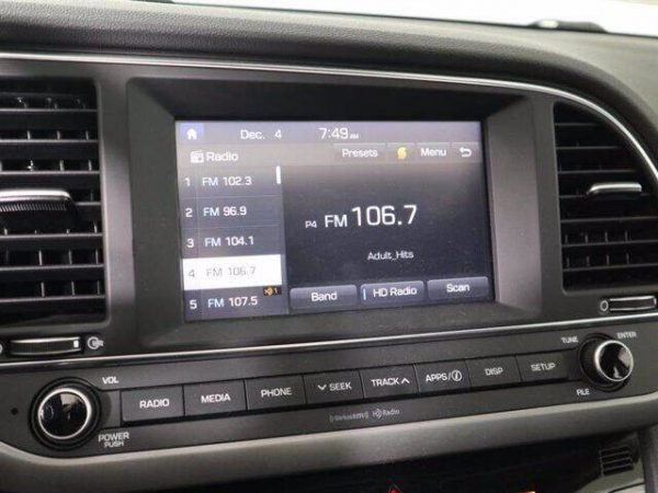 2018 Hyundai Elantra - Image 7