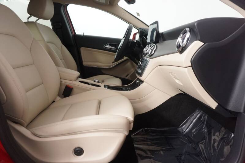 2018 Mercedes-Benz GLA - Image 9
