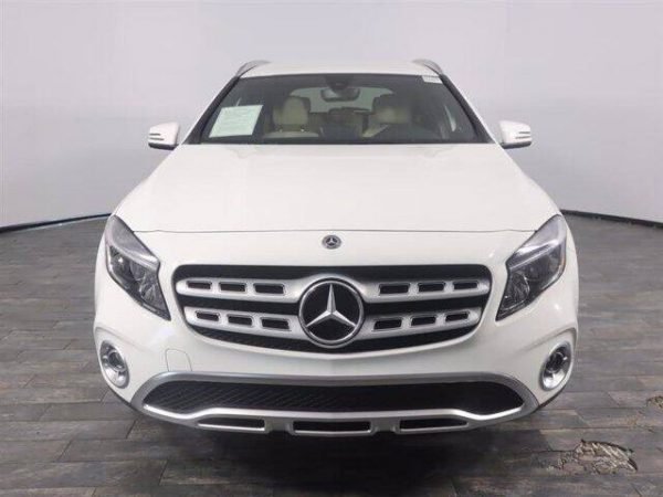 2018 Mercedes-Benz GLA 4MATIC - Image 11