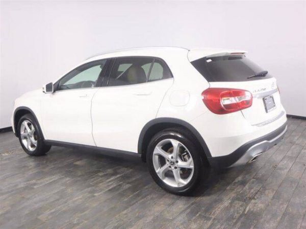 2018 Mercedes-Benz GLA 4MATIC - Image 14