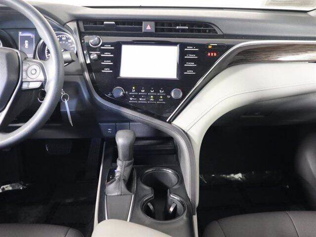 2018 Toyota Camry - Image 13