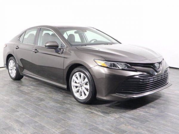 2018 Toyota Camry Brown Stone - Image 3