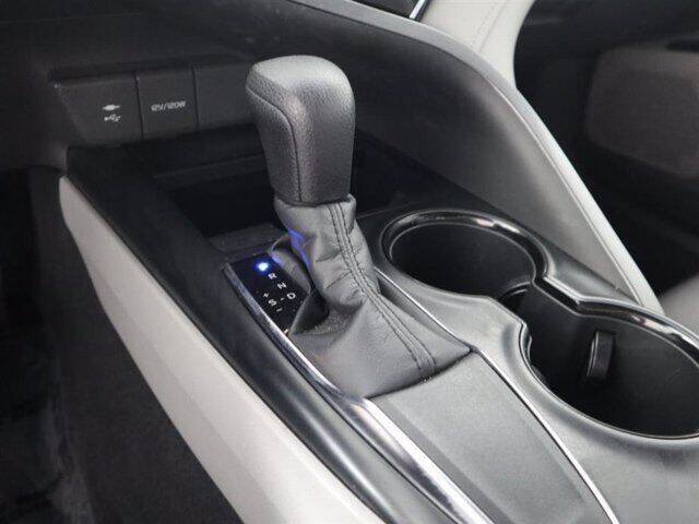 2018 Toyota Camry - Image 18