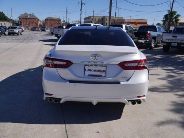 2018 Toyota Camry Wind Chill Pearl - Image 2