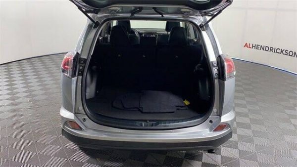 2018 Toyota RAV4 Silver - Image 3
