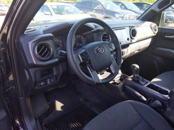 2018 Toyota Tacoma Black - Image 6