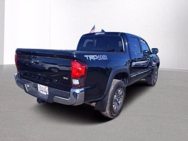 2018 Toyota Tacoma Black - Image 3