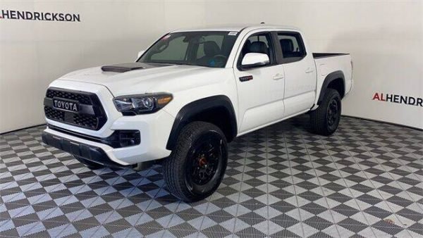 2018 Toyota Tacoma White - Image 2