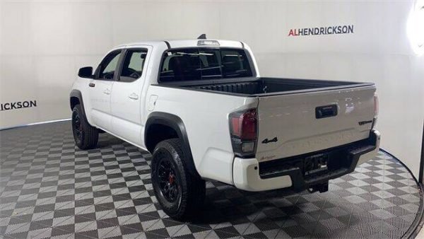 2018 Toyota Tacoma White - Image 3