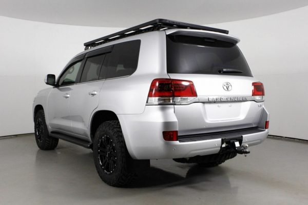 2020 Toyota Landcruiser LC200-VX-4×4 - Image 6