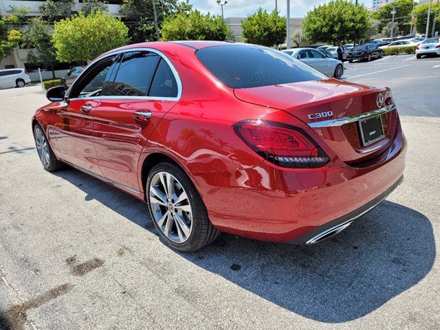 2021 Mercedes-Benz C 300 Sedan Designo Cardinal Red Metallic - Image 17